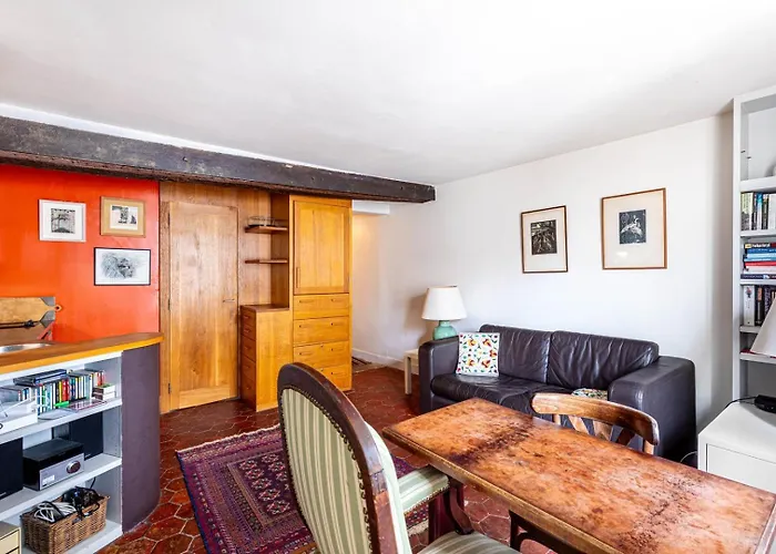 Guestready - Discover The Charm Of * Paris